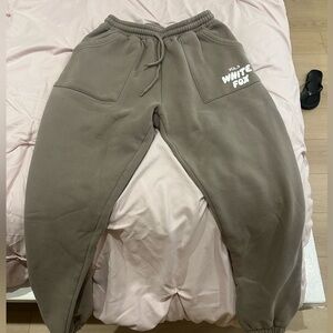 Super cute Whitefox sweatpants